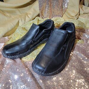 Men's Columbia shoes in size